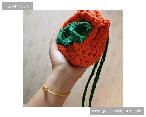 足球球星玩偶挂件钩织教程轻松上手创意编织技巧分享